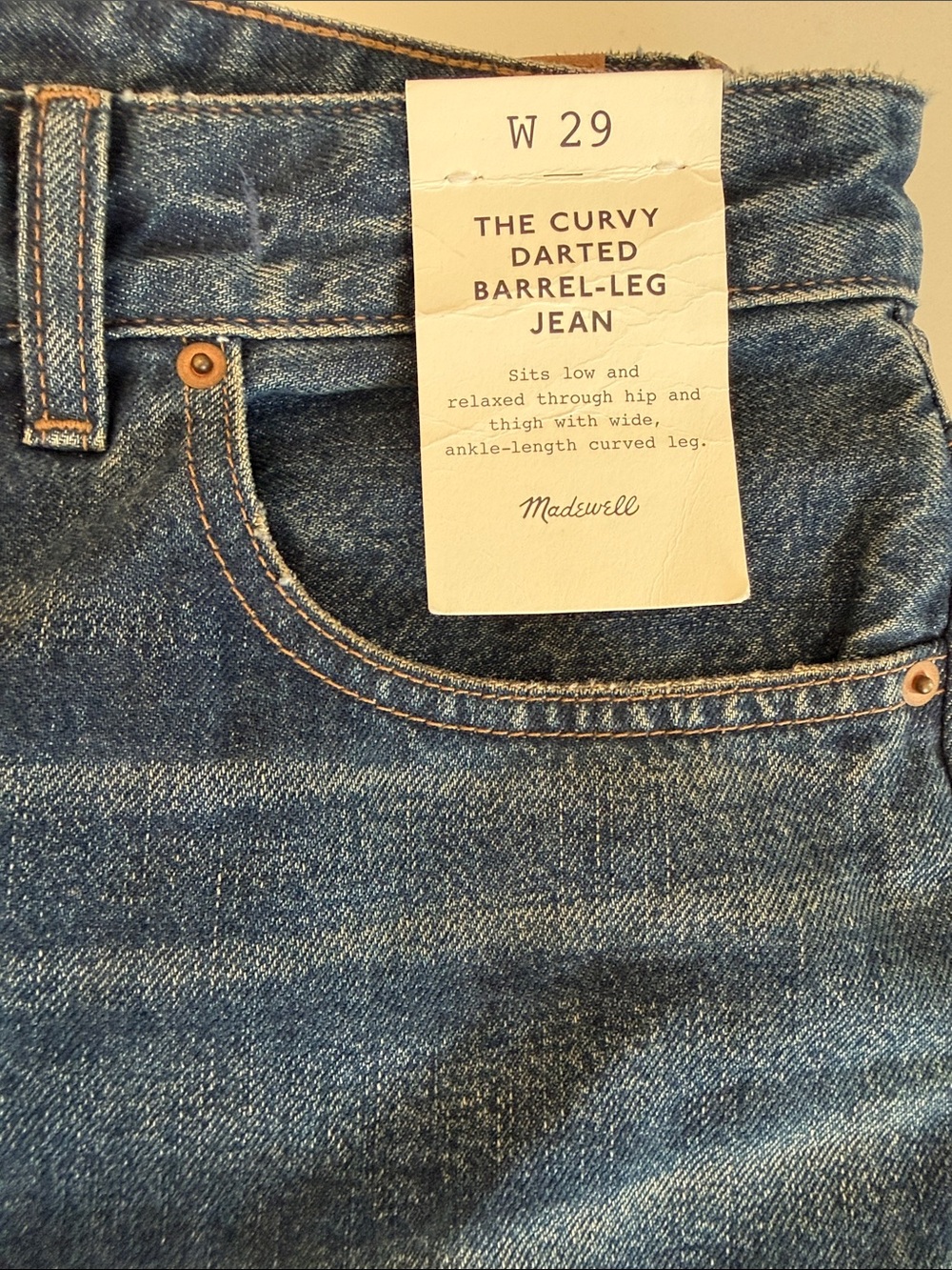 Madewell curvy darted barrel leg jeans in size 29. - Picture 2 of 6